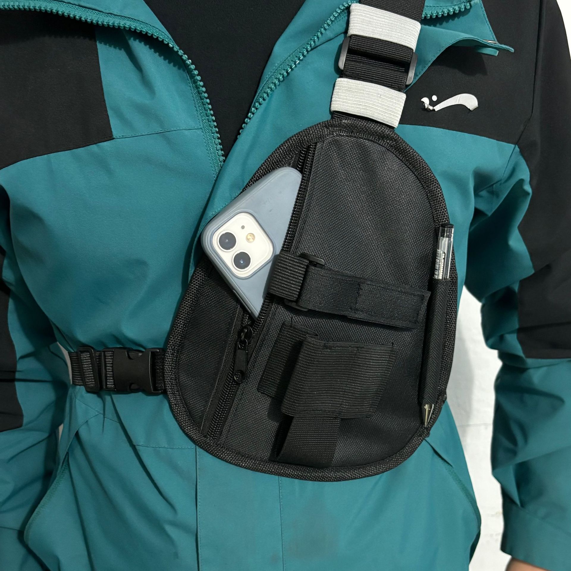 Cassette Walkman Belt - Bolsa de Peito Multifuncional para Walkie-Talkie