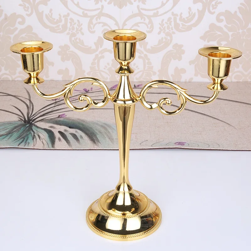 Candelabro de Latão Antigo com - Collectible Vintage Matches avaliação e preço